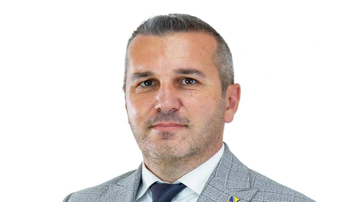 Svoj prijedlog vidi kao dugoročno rješenje koje bi porodicama donijelo sigurnost, a državi demografski oporavak