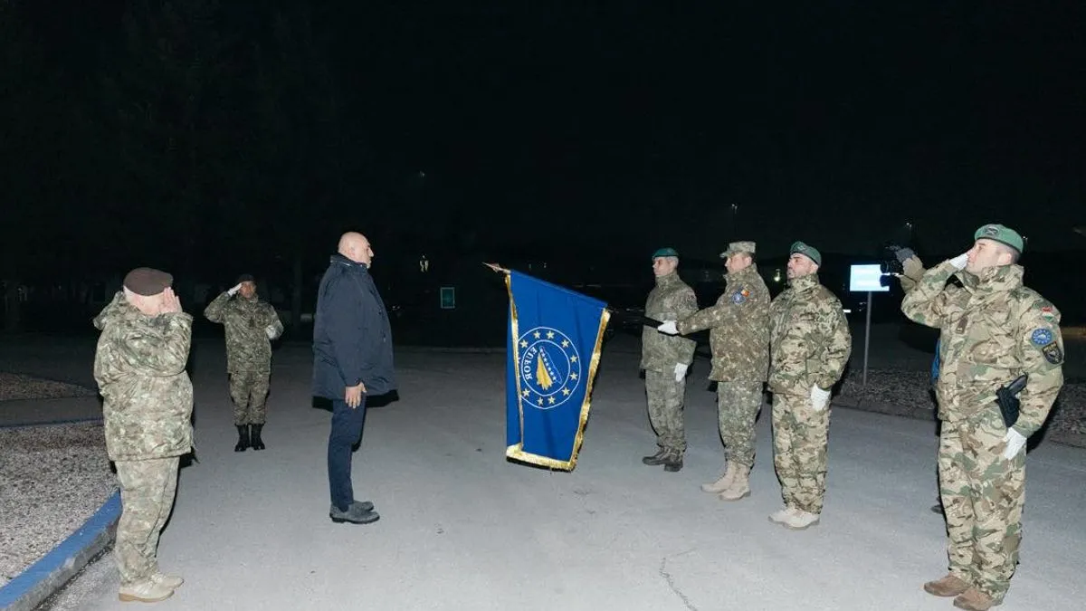 Ministar odbrane Italije, Guido Crosetto, posjetio je i pripadnike italijanskog kontingenta stacioniranog u Butmiru, lično im se zahvalivši za profesionalnost.