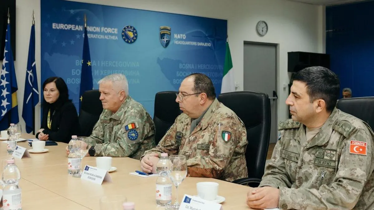 Ministar odbrane Italije, Guido Crosetto, posjetio je i pripadnike italijanskog kontingenta stacioniranog u Butmiru, lično im se zahvalivši za profesionalnost.