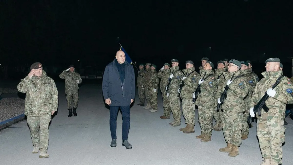 Ministar odbrane Italije, Guido Crosetto, posjetio je i pripadnike italijanskog kontingenta stacioniranog u Butmiru, lično im se zahvalivši za profesionalnost.