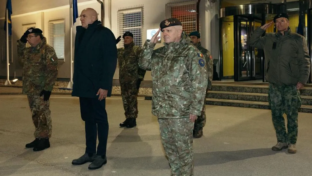 Ministar odbrane Italije, Guido Crosetto, posjetio je i pripadnike italijanskog kontingenta stacioniranog u Butmiru, lično im se zahvalivši za profesionalnost.