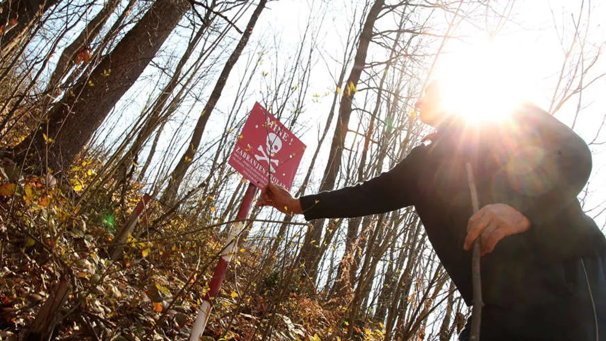 Postavljam pitanje da li zbog toga naši demineri imaju 1% naknade za izuzetno složene poslove, pita se Marić