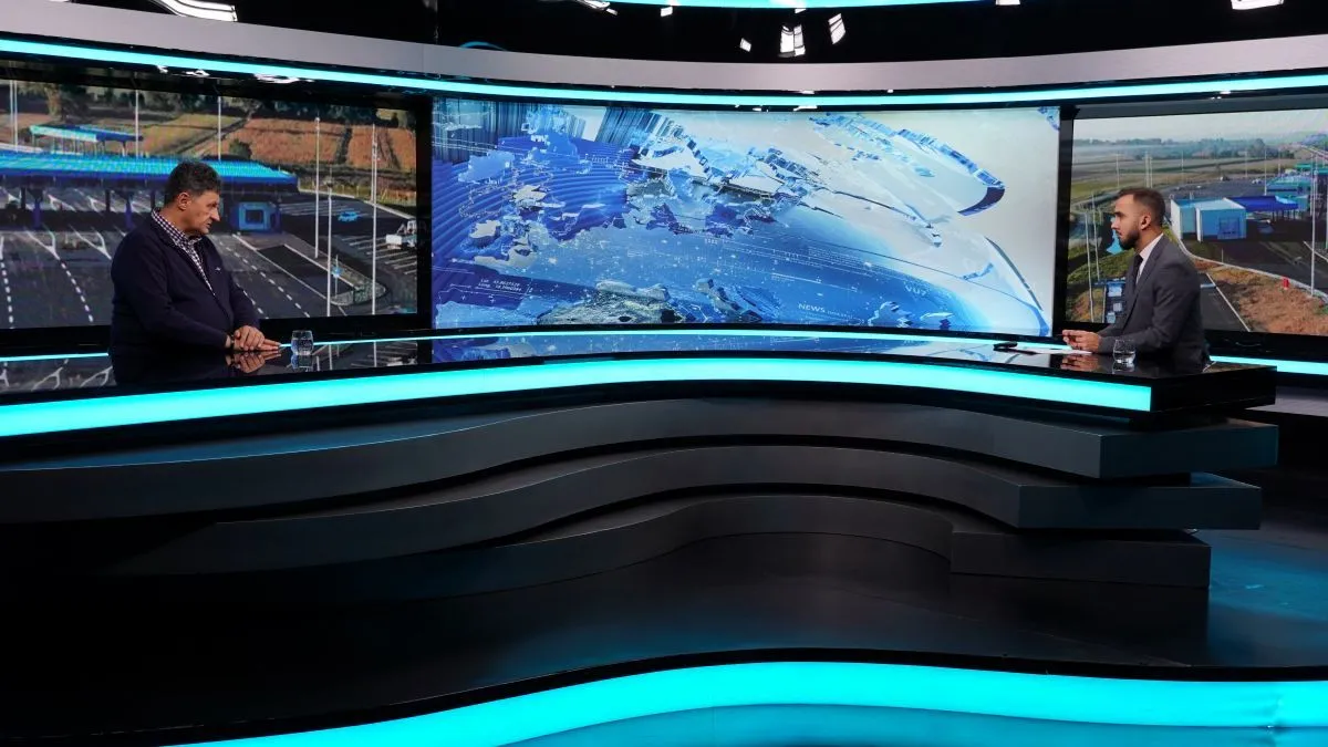 Hajrić smatra kako je ključ rješavanja ovih problema u rukama visokog predstavnika koji ima snagu definisanu Dejtonskim sporazumom. 