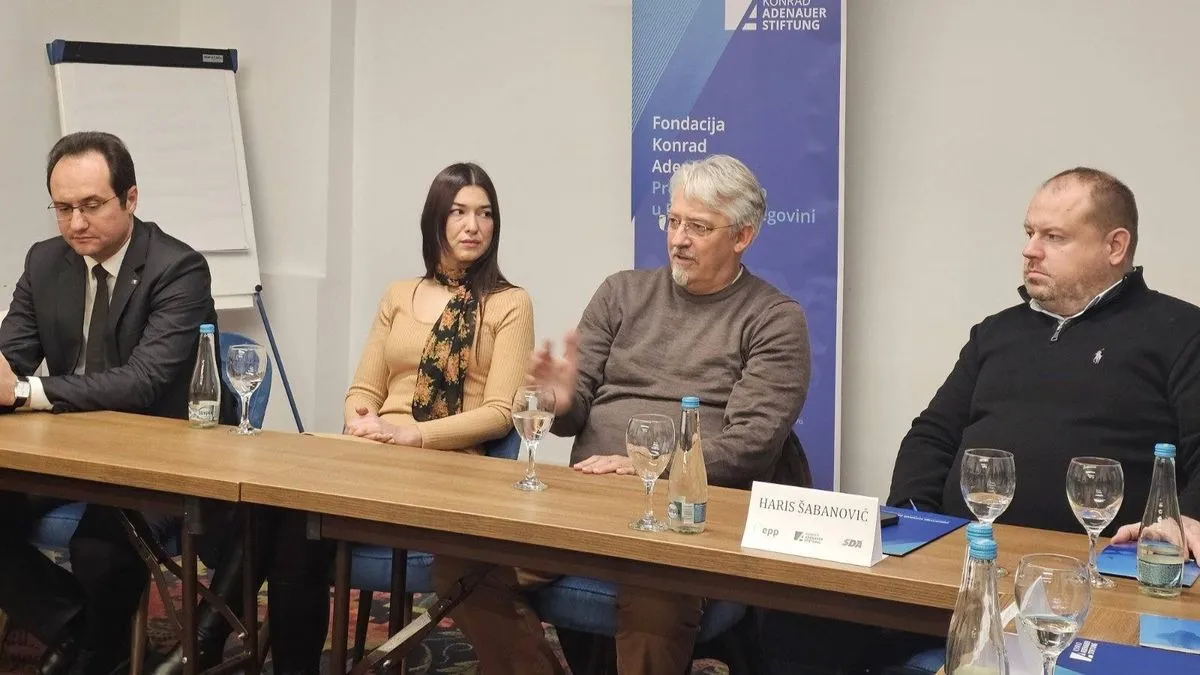 Budućnost Bosne i Hercegovine u rukama su dobre saradnje mladih generacija u Bosni i Hercegovini i kvalitetnoj komunikaciji sa stranim partnerima.