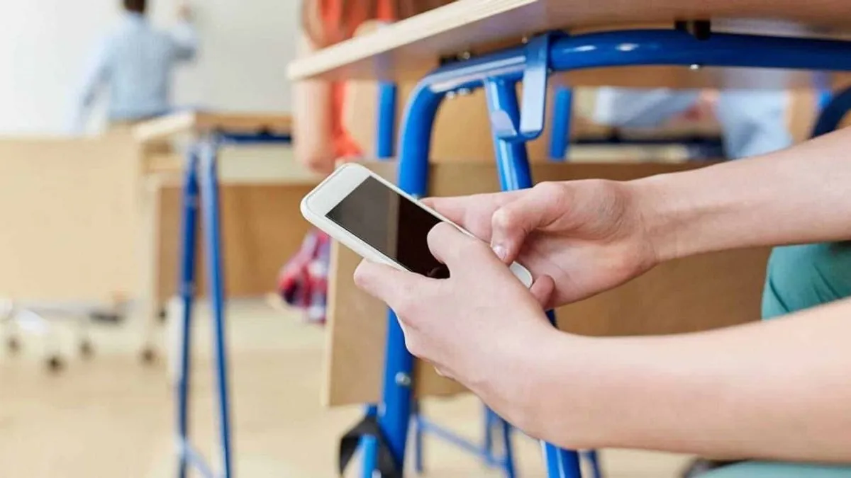 Svaki četvrti prvačić muca ili kasni s govorom: Ekrani u BiH uzeli danak