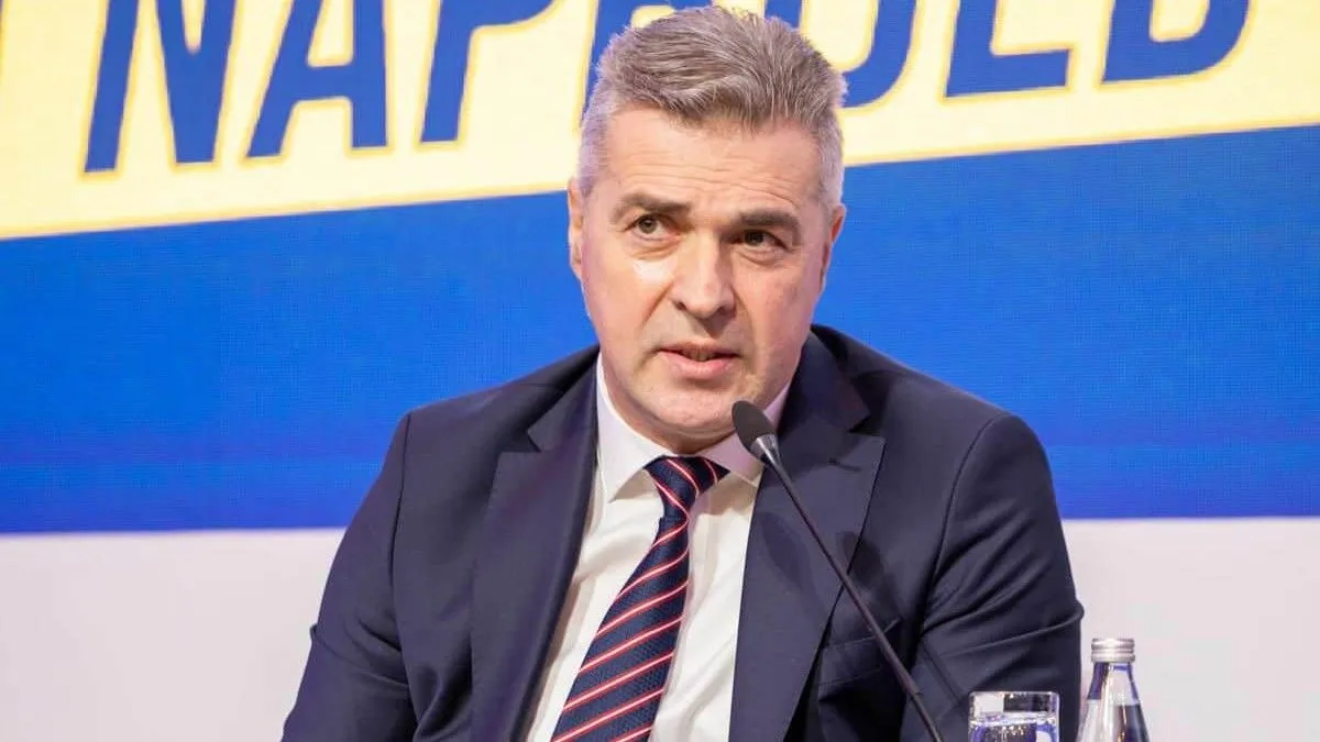 U ambijentu prepoznatljivog sarajevskog sjaja, pred predstavnicima institucija, stručnjacima i građanima, predstavljen je historijski osvrt na razvoj javnog prijevoza.