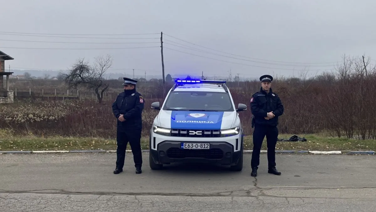 Pripadnici Policijske uprave Prijedor uhapsili su jučer Prijedorčane D.D. i S.M. zbog sumnje da su od sugrađanina pokušali iznuditi novac, pritom mu nanijevši povrede