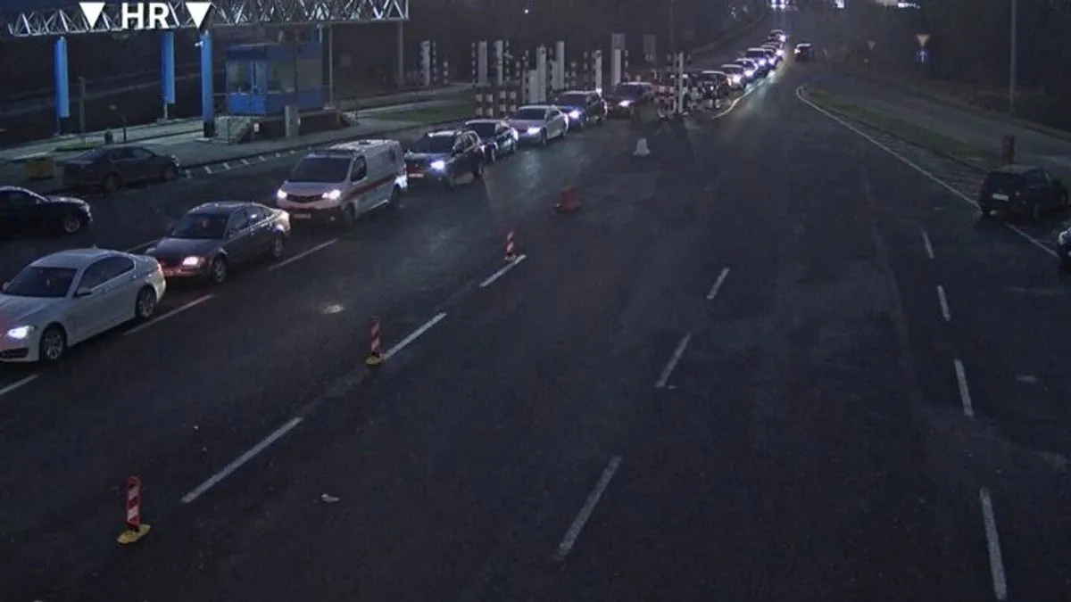 Nadležne službe upozoravaju i na povećan rizik od odrona zemlje i kamenja na kolovoz.