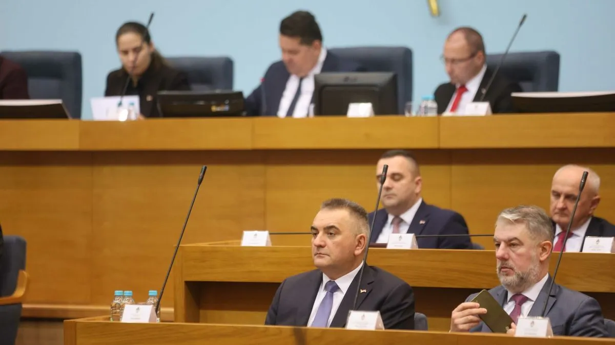 Predsjedniku 80 miliona KM, građanima dug: Na sjednici NS RS budžet i zaduženja