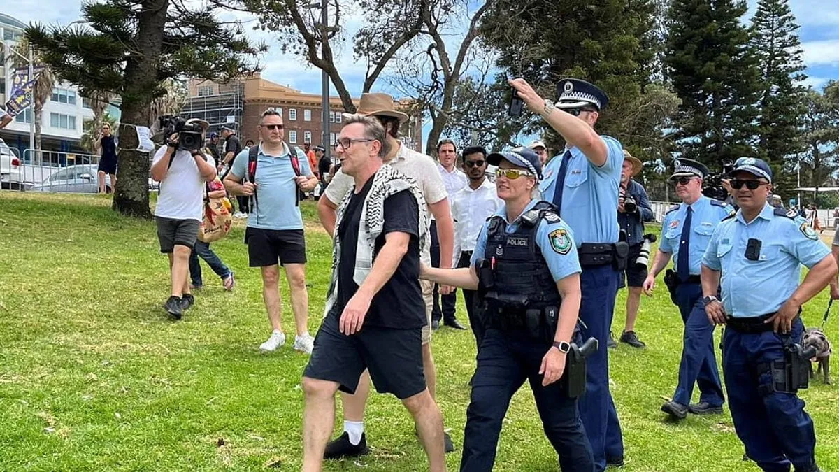 Australija odaje počast žrtvama: Policija otjerala čovjeka sa obilježavanja koji je nosio kefiju