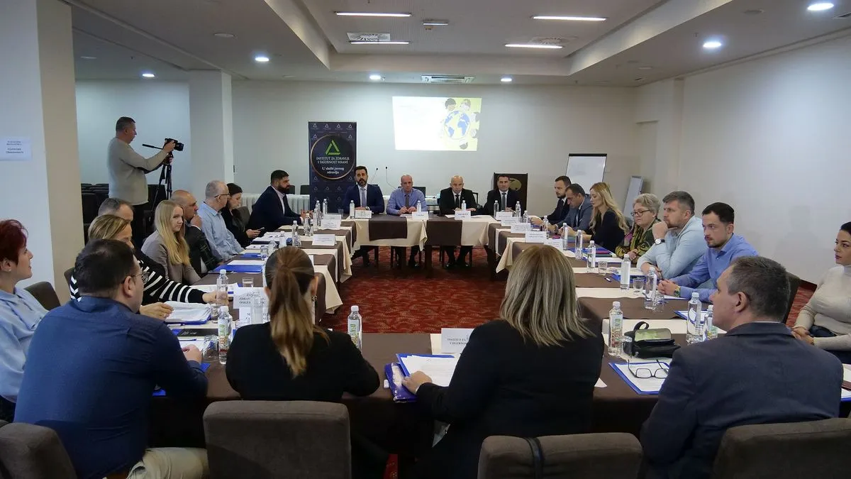 Istakao je da je Vlada Zeničko-dobojskog kantona spremna razmotriti konkretne i korisne smjernice koji proisteknu iz ovog skupa