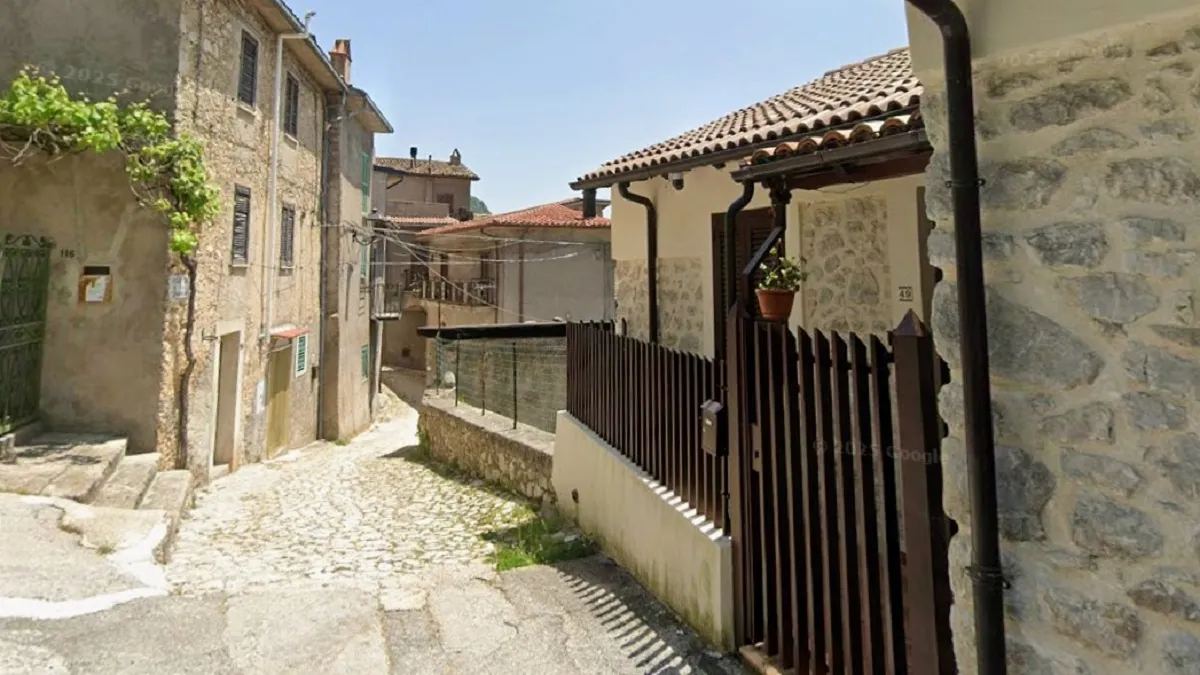 Gambina, koja u porodilištu radi gotovo četiri decenije, kaže da nikada nisu dostigli potrebnu granicu od 500 poroda godišnje.