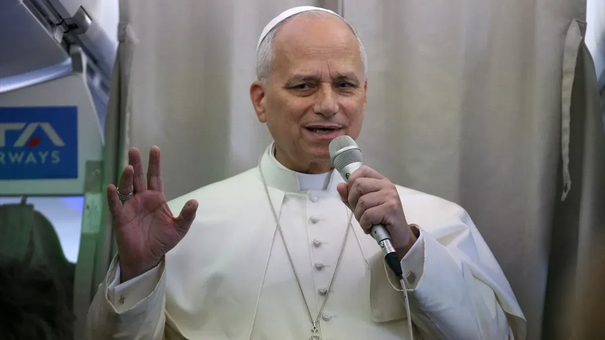 Kazao je da će "nas možda poslušati i bit će 24 sata mira u cijelom svijetu".