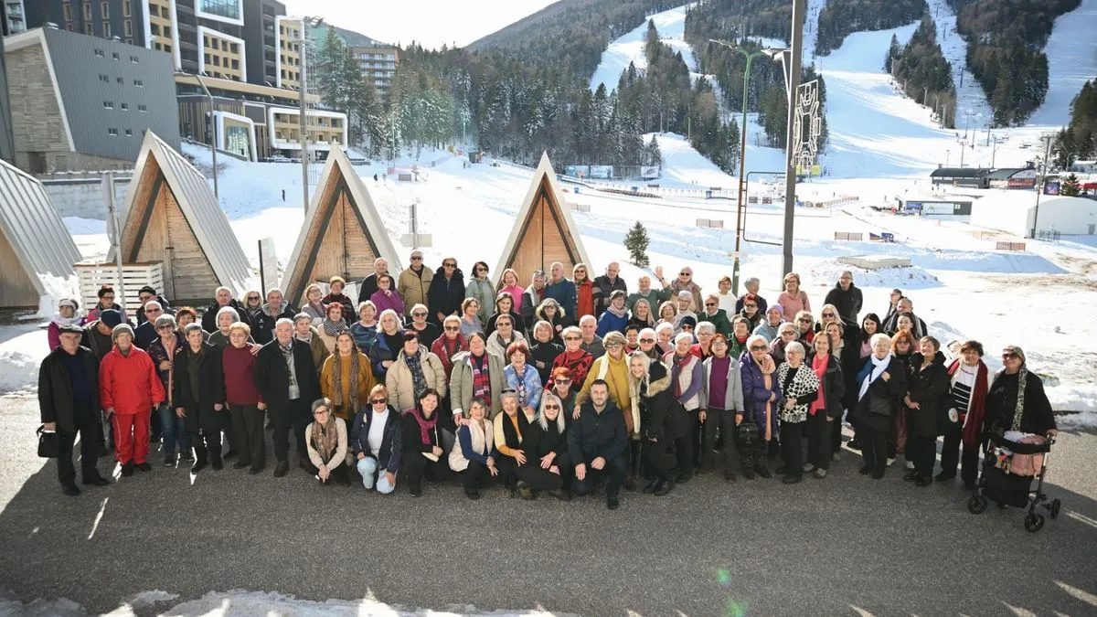 Bravo, načelniče! Semir Efendić ispunjava decembar sunčanim izletima za penzionere