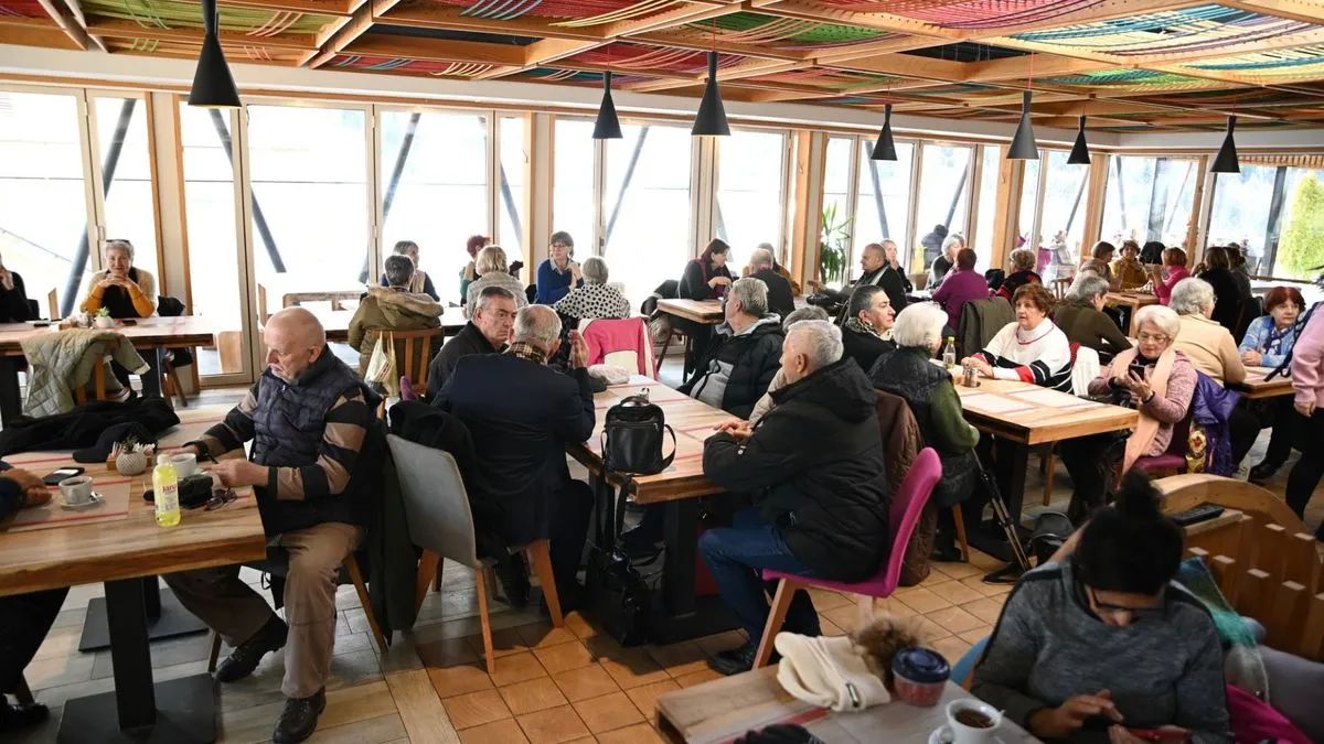 Semir Efendić, predsjednik Stranke za Bosnu i Hercegovinu (SBiH) i neumorni načelnik Općine Novi Grad, nastavlja s praksom posvećenosti najstarijim sugrađanima. 