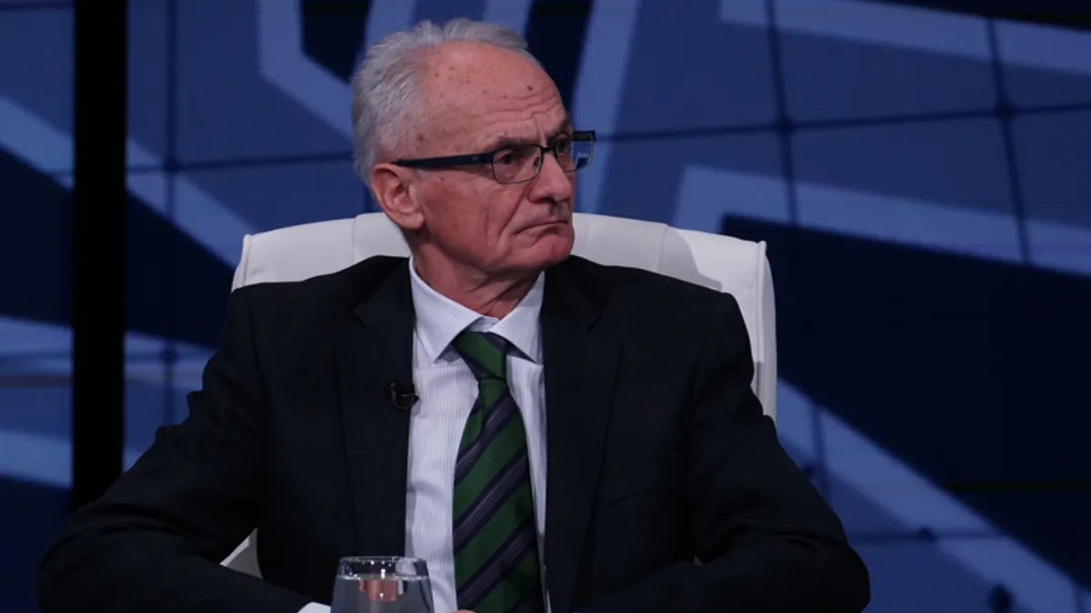 Bosnu i Hercegovinu od početka pregovora za punopravno članstvo u EU dijele dva zakona i imenovanje glavnog pregovarača. 