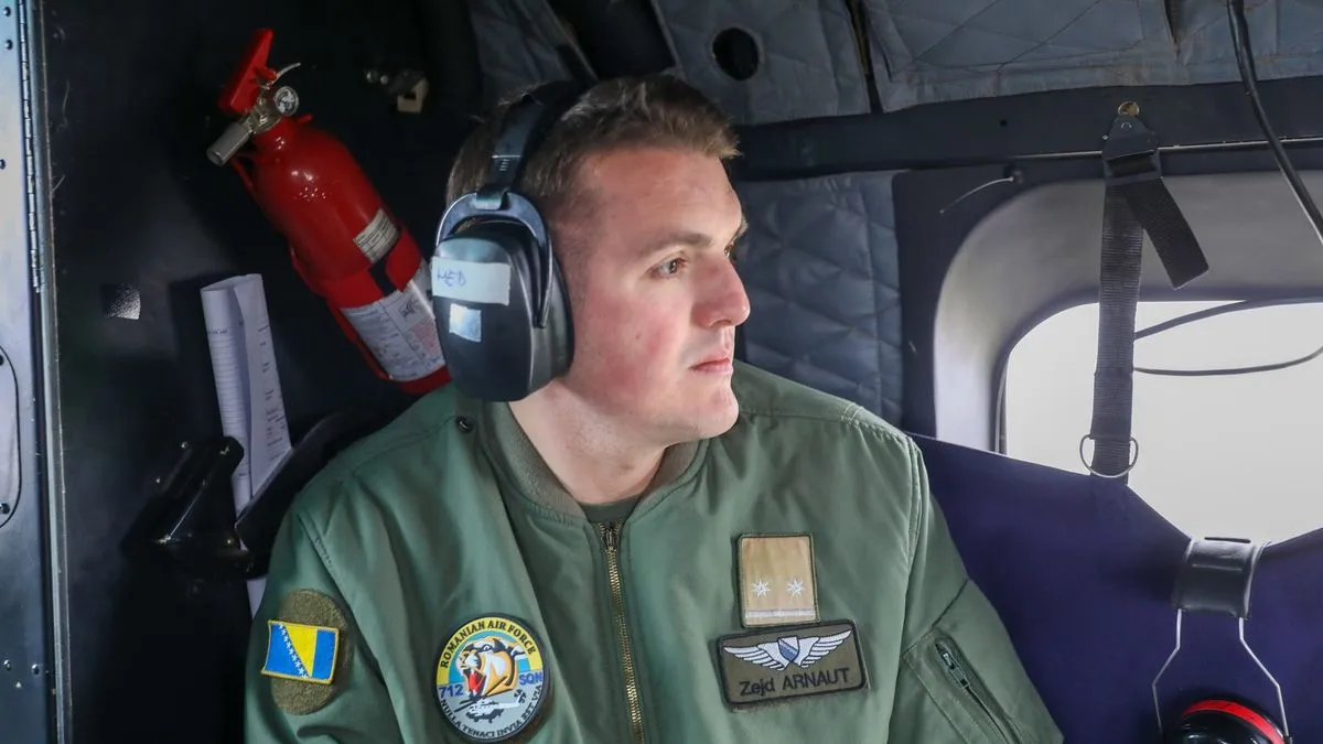 Piloti iz 1. i 2. skvadrona Brigade zračnih snaga OS BiH učestvovali su na brifinzima prije leta koje su vodili specijalisti Avijacijske jedinice EUFOR-a 