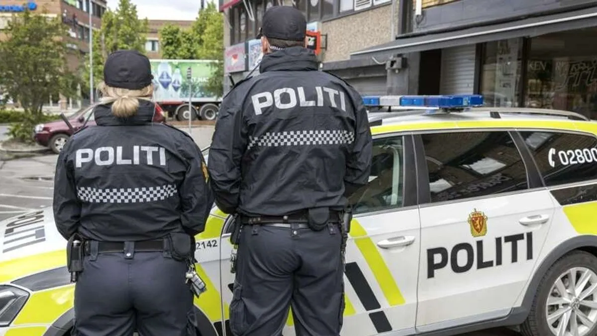 Naveo je da je policija uspjela brzo da stigne na mjesto događaja te stavi napadača pod kontrolu. 