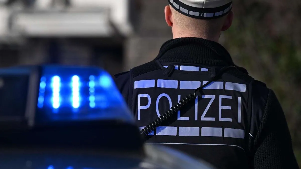 Autobus je patrola uočila na autoputu A8 u pravcu Štutgarta, a vozilo je bilo u saobraćaju s neispravnim svjetlima.