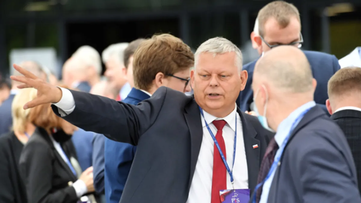 Klub zastupnika Građanske koalicije podnio je zahtjev Etičkom povjerenstvu tražeći kaznu za zastupnika PiS-a. 