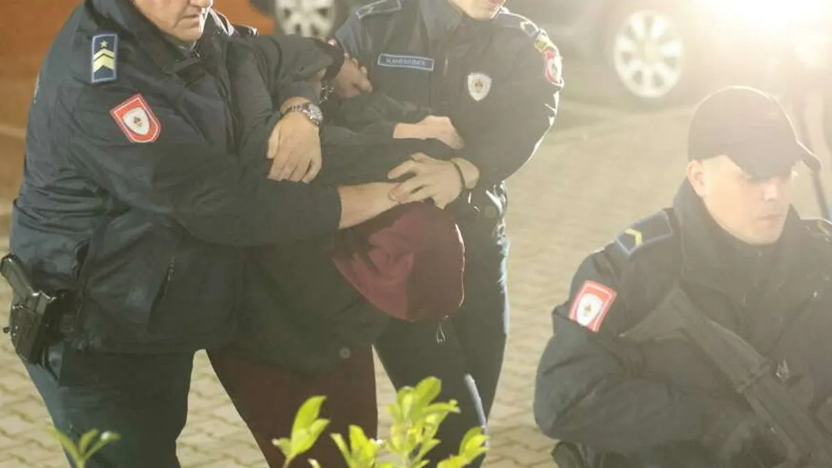 Navodno je istukao dvojicu muškaraca palicom, a jedan je teže povrijeđen