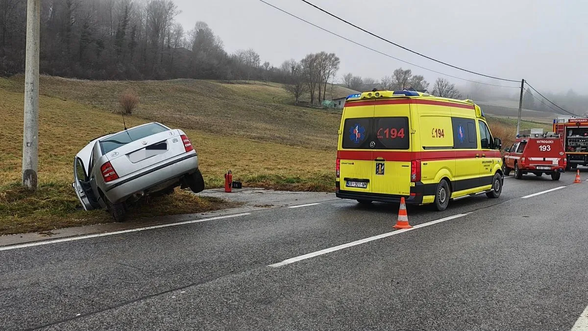 Automobil je sletio u odvodni kanal i udario u betonsku cijev mosta.