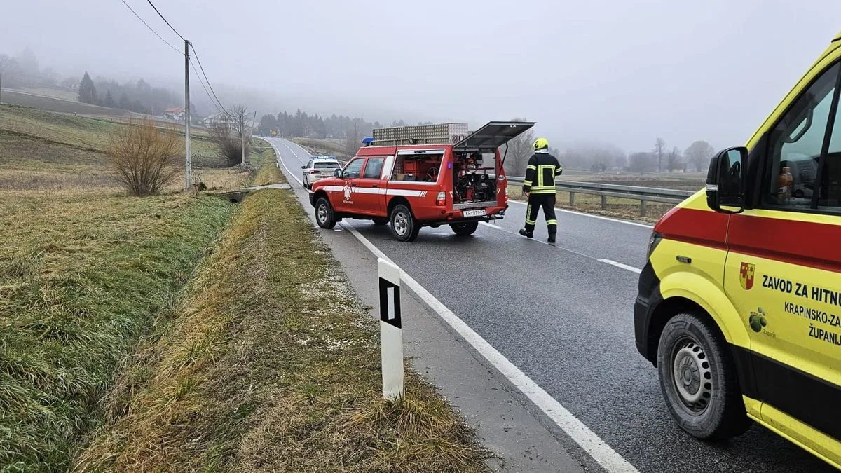 Automobil je sletio u odvodni kanal i udario u betonsku cijev mosta.