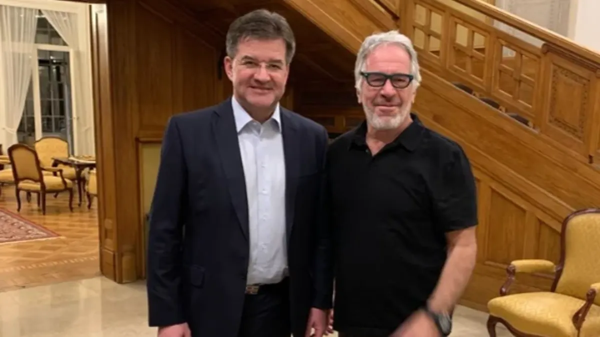 U izjavi se navodi da odbor posjeduje hiljade slika iz Epsteinove ostavštine, "i grafičkih i svakodnevnih".