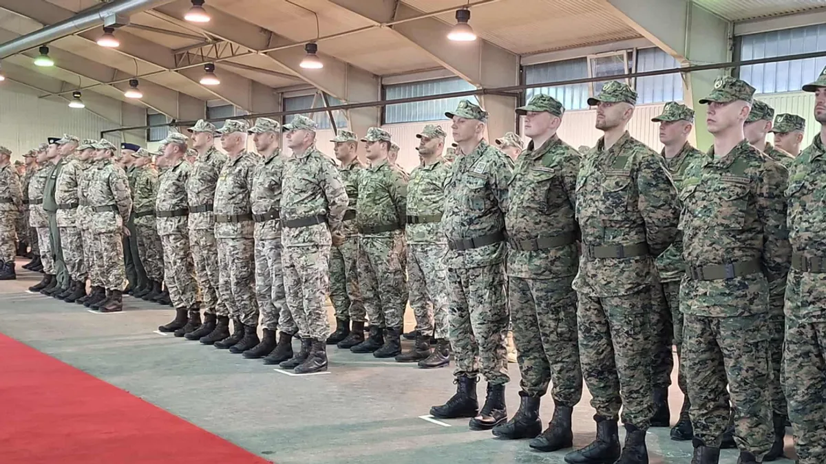 Pripadnici Oružanih snaga prvi pomažu građanima tokom poplava, požara i sličnih ekstremnih situacija