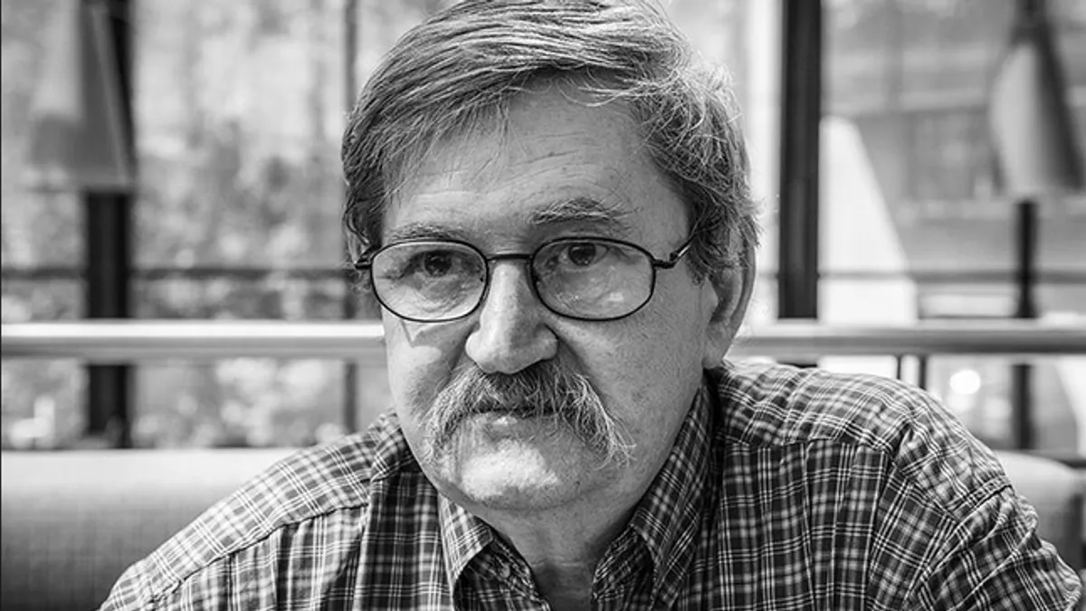 Književno stvaranje Irfana Horozovića imalo je vrlo važnu ulogu u razvoju savremene bošnjačke i bosanskohercegovačke književnosti