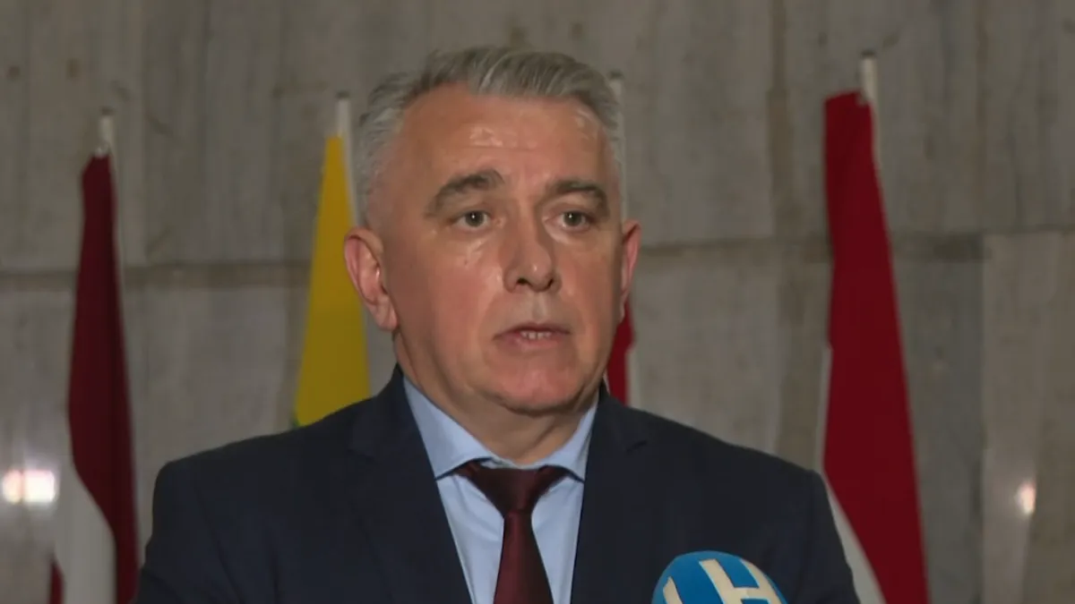 Ponovo imamo obećanja stranaka Trojke i HDZ-a da u ovih deset dana učine sve da dođe do usvajanja ta dva zakona, kazao je Špago