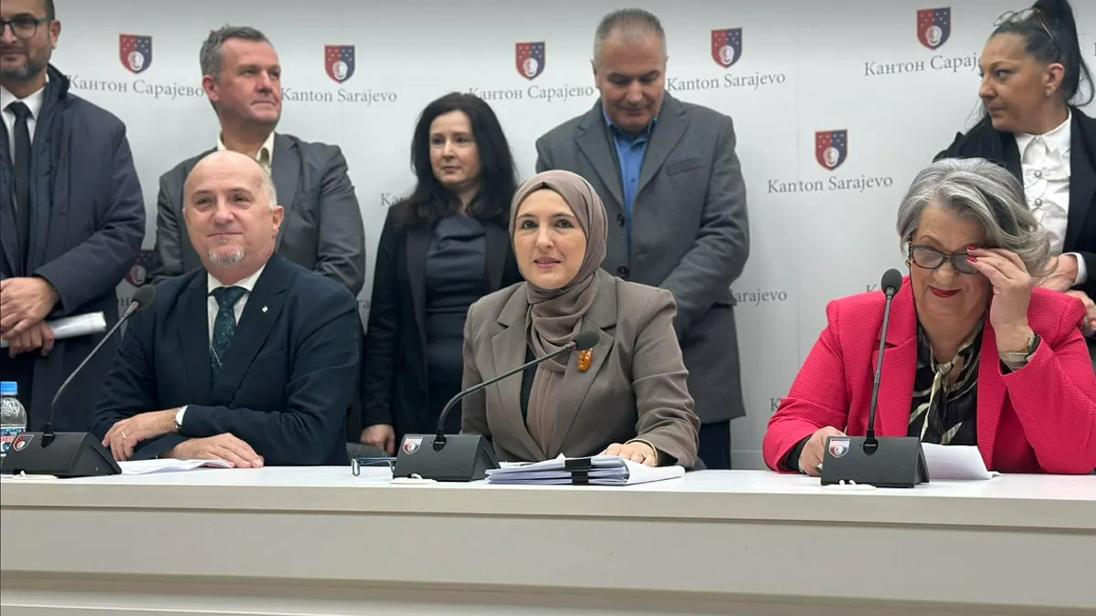 Otklonjeni su koruptivni rizici. Ovo je konkurs na određeno, izjavila je Hota-Muminović