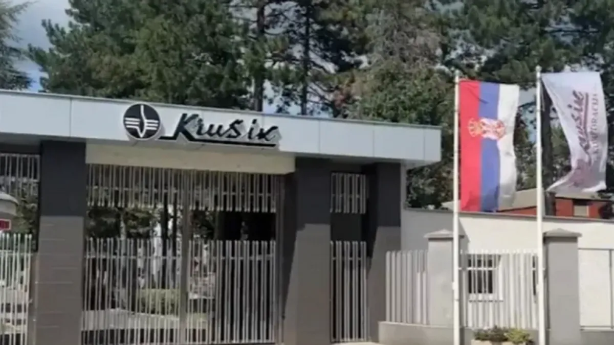 Prema informacijama srbijsnkih medija, ima povrijeđenih, a neke osobe su preventivno prevezene u bolnicu.