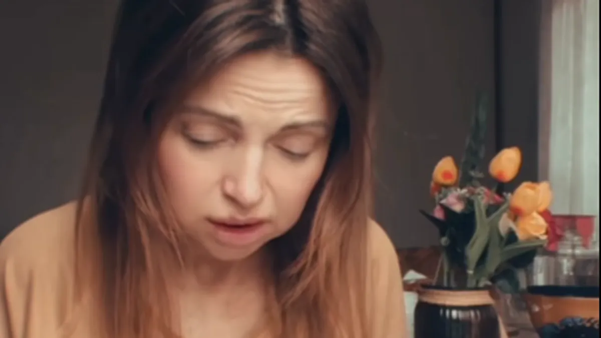 Novinarka je apelovala na sve koji su imali iskustvo s istim simptomima da joj pruže informacije o tome kako su ih liječili i kod kojih stručnjaka su pronašli pomoć.