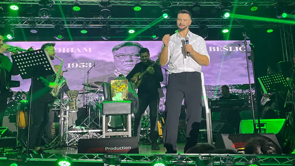 Đulović je priredio spektakularan i emotivan koncert u prepunom Domu mladih