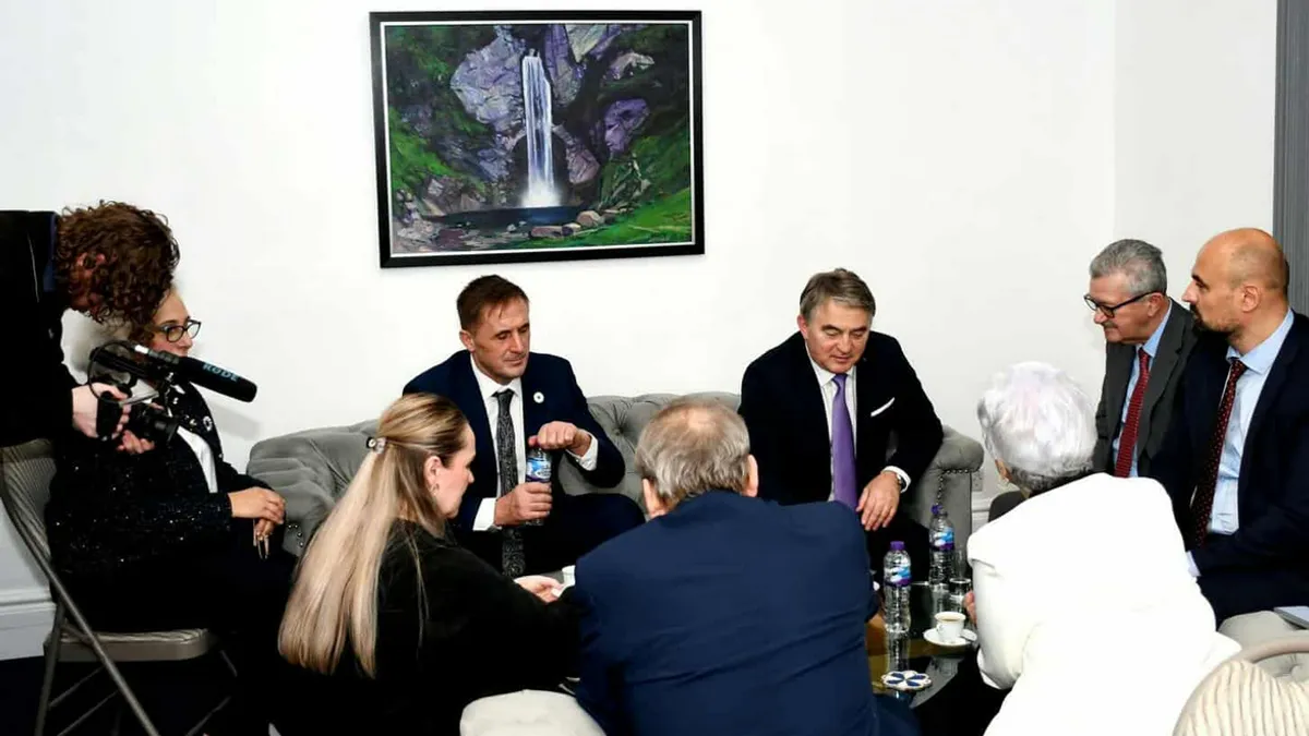 Komšić je posebno pohvalio rad BH UK Networka, organizacije koja je tokom tri decenije izrasla u jedan od najvažnijih stubova bosanskohercegovačke dijaspore u Velikoj Britaniji