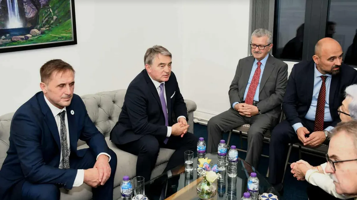 Komšić je posebno pohvalio rad BH UK Networka, organizacije koja je tokom tri decenije izrasla u jedan od najvažnijih stubova bosanskohercegovačke dijaspore u Velikoj Britaniji