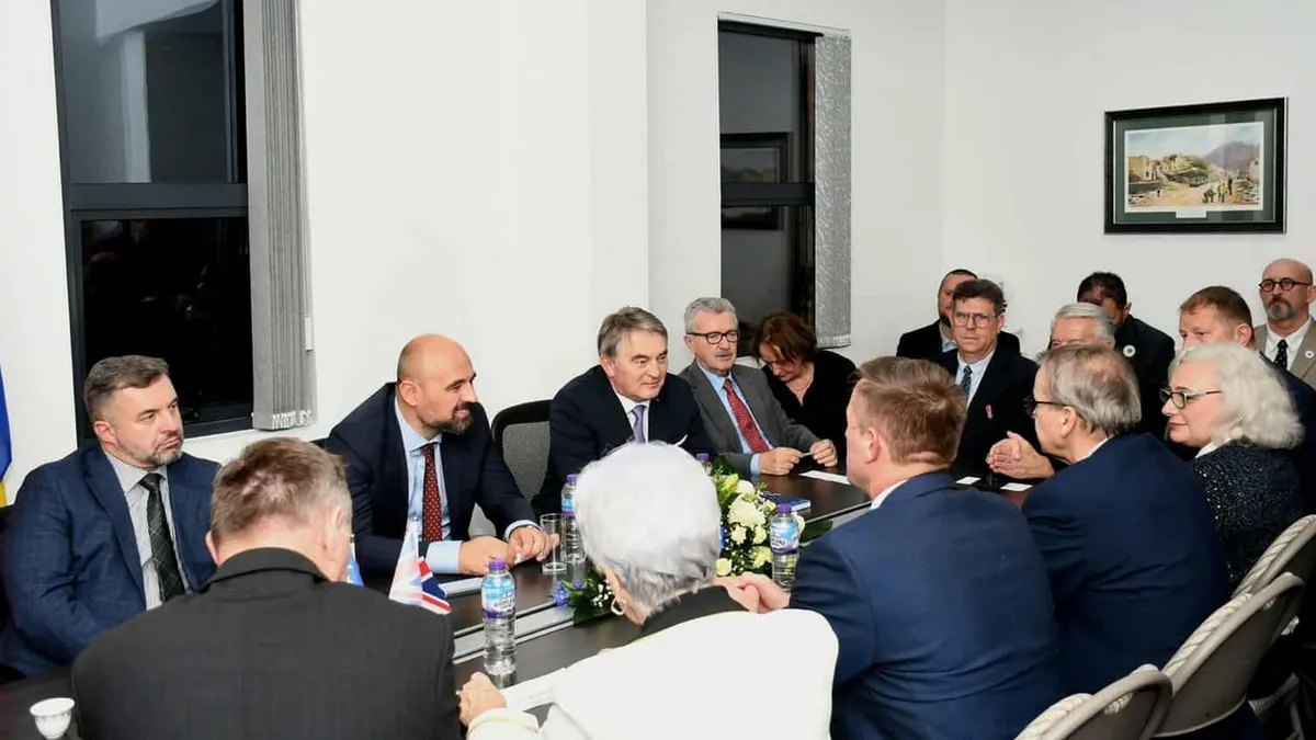 Komšić je posebno pohvalio rad BH UK Networka, organizacije koja je tokom tri decenije izrasla u jedan od najvažnijih stubova bosanskohercegovačke dijaspore u Velikoj Britaniji