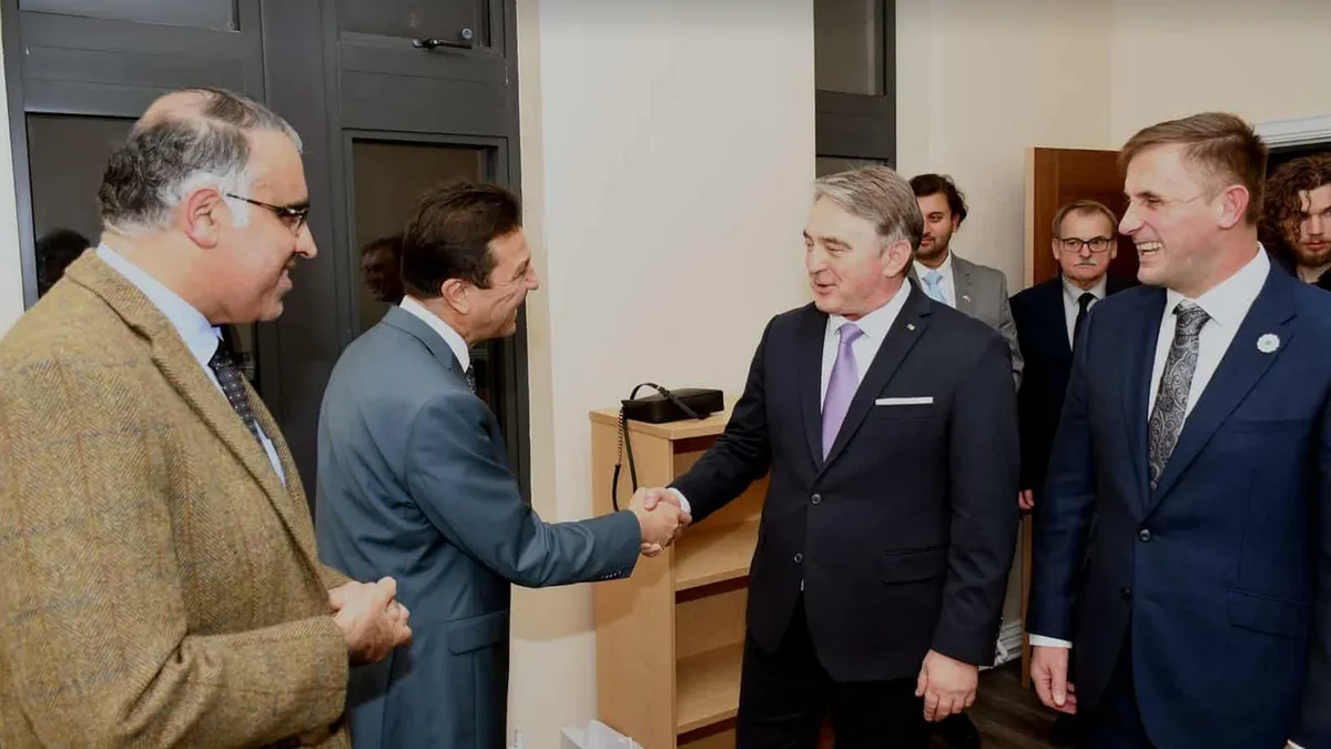 Komšić je posebno pohvalio rad BH UK Networka, organizacije koja je tokom tri decenije izrasla u jedan od najvažnijih stubova bosanskohercegovačke dijaspore u Velikoj Britaniji