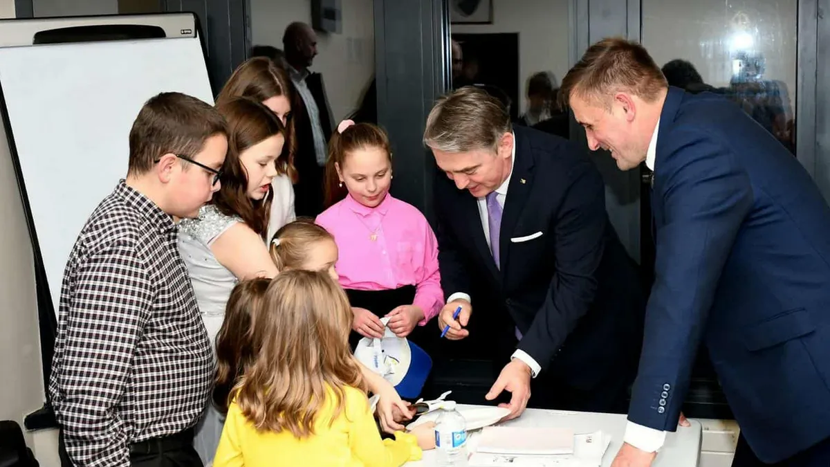 Komšić je posebno pohvalio rad BH UK Networka, organizacije koja je tokom tri decenije izrasla u jedan od najvažnijih stubova bosanskohercegovačke dijaspore u Velikoj Britaniji