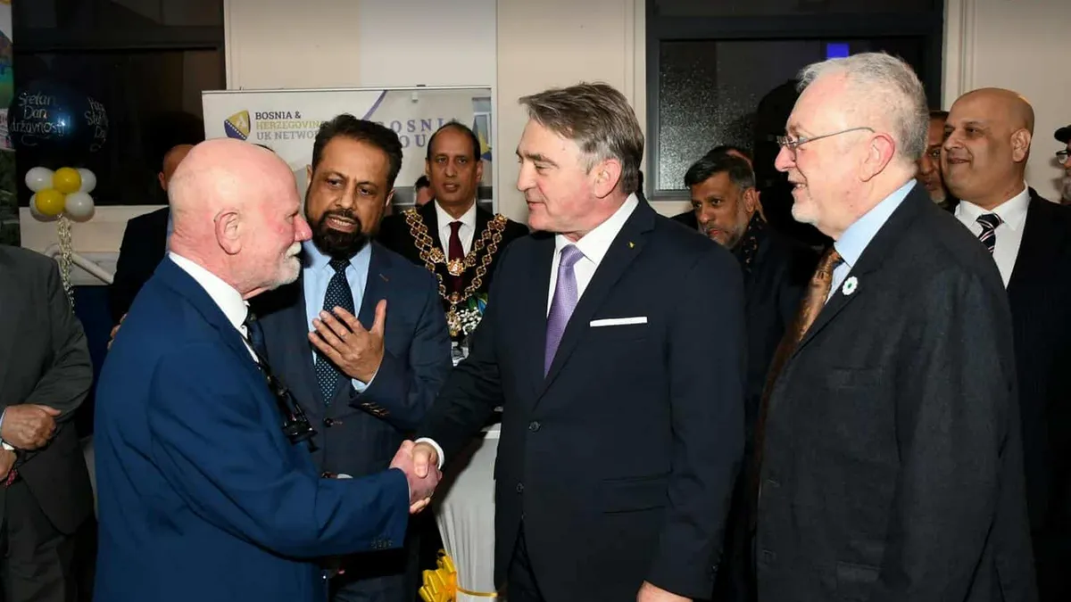 Komšić je posebno pohvalio rad BH UK Networka, organizacije koja je tokom tri decenije izrasla u jedan od najvažnijih stubova bosanskohercegovačke dijaspore u Velikoj Britaniji