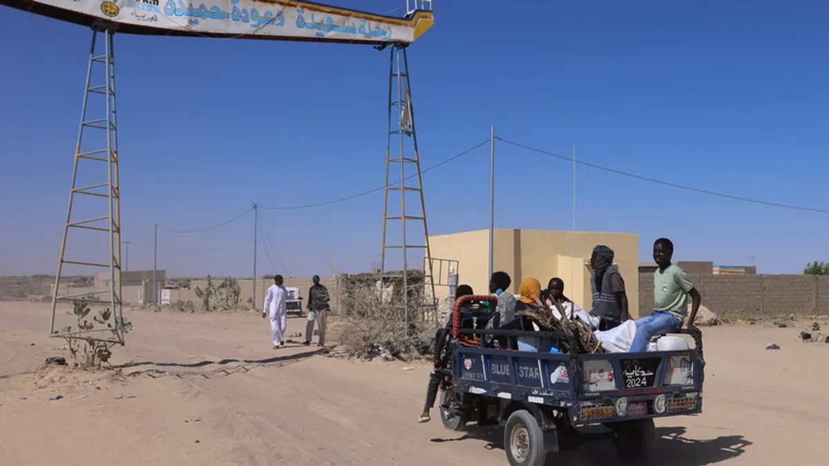 Za napad su sudanska vojska i medicinska organizacija Mreža sudanskih ljekara optužile Snage za brzu podršku (RSF), jednu od zaraćenih strana u građanskom ratu koji potresa zemlju