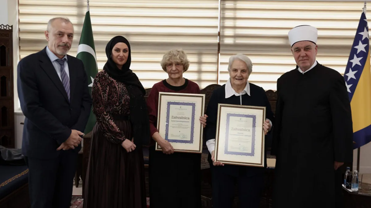 Na nama je obaveza da na adekvatan način to prezentiramo javnosti, kazao Sakić