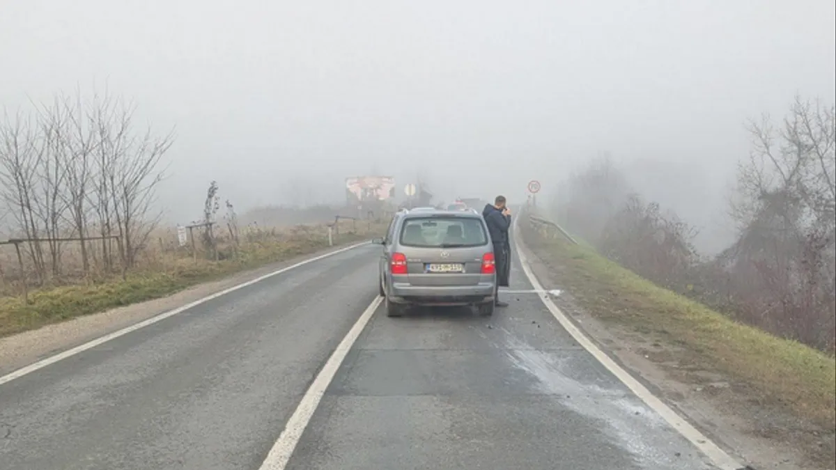 Teška saobraćajna nesreća kod Tuzle: Četiri osobe povrijeđene u sudaru dva vozila