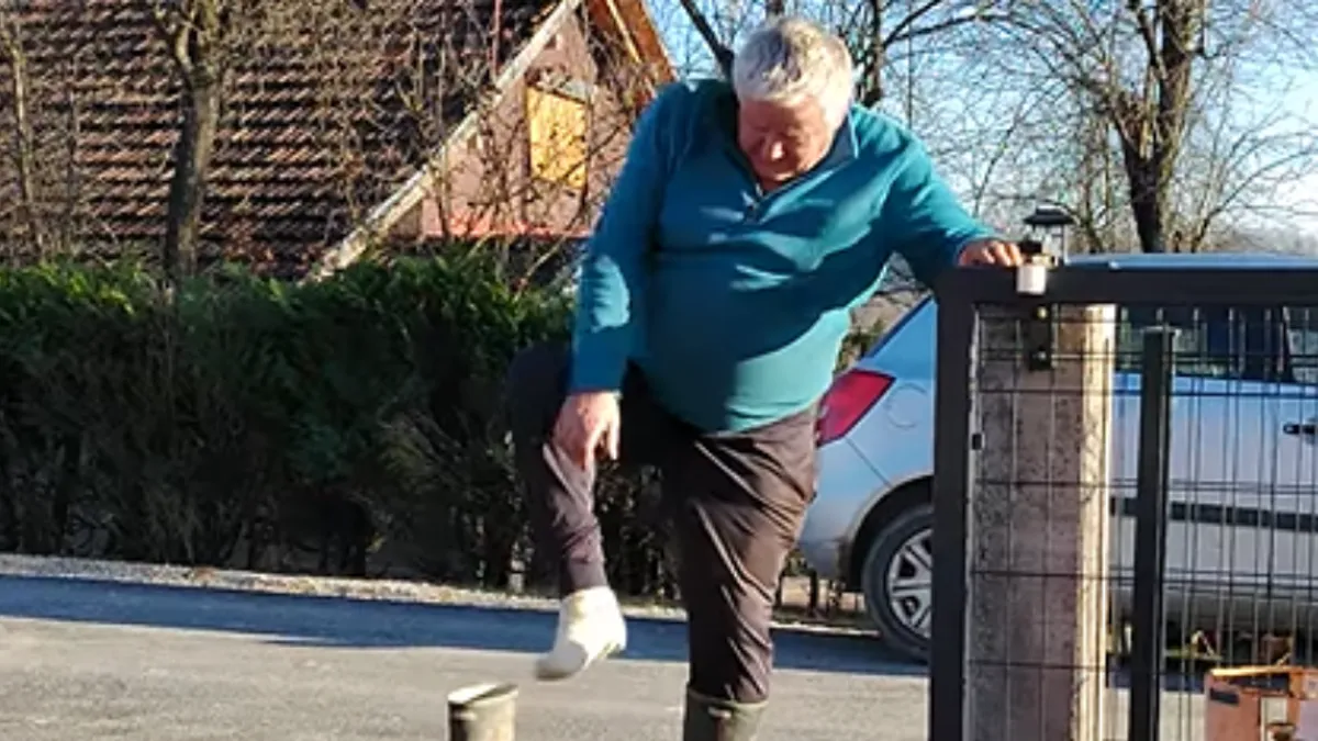 Mještani ga znaju kao velikog šaljivdžiju i harmonikaša koji je uvijek spreman da zabavi narod