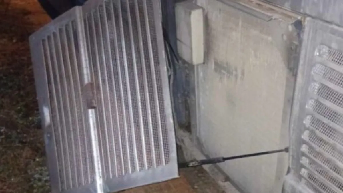 Bivši policajac oštetio školski autobus: 50 učenika ostalo bez nastave