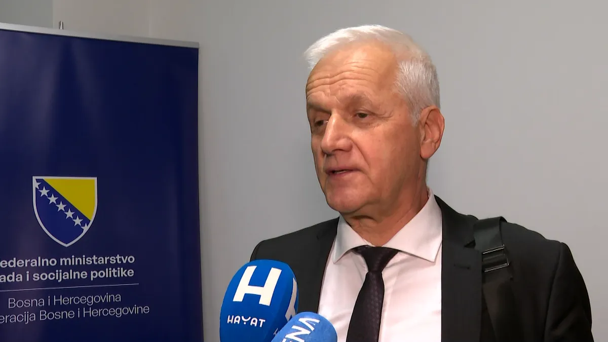 Poražavajuća je činjenica da postoje porodice u BiH koje isključuju i sakrivaju osobe sa invaliditetom iz društvenom života, međutim, to je problem cijele društvene zajednice. 