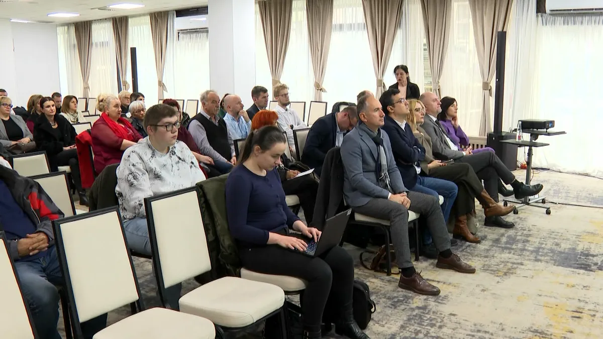 Poražavajuća je činjenica da postoje porodice u BiH koje isključuju i sakrivaju osobe sa invaliditetom iz društvenom života, međutim, to je problem cijele društvene zajednice. 