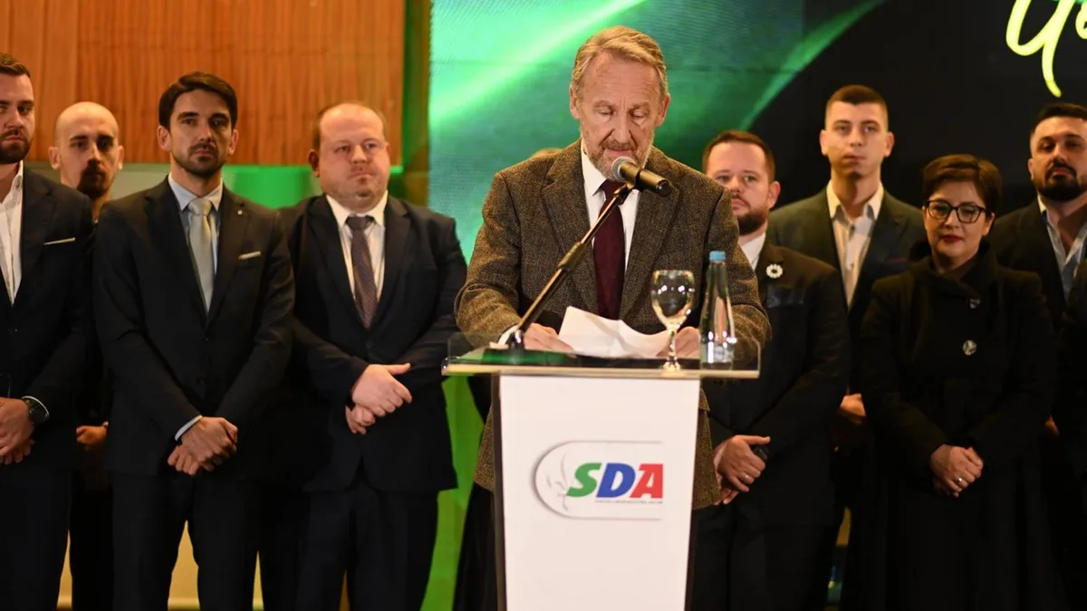 Iz svega što smo prošli, dodao je, treba izvući pouke, učiti se na dobrom i lošem, ispravnom i neispravnom, kazao je predsjednik SDA