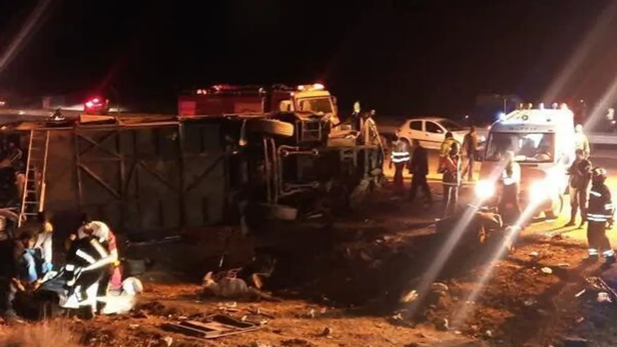 Hitne službe, uključujući ambulante i spasilačke jedinice, odmah su upućene na mjesto nesreće.